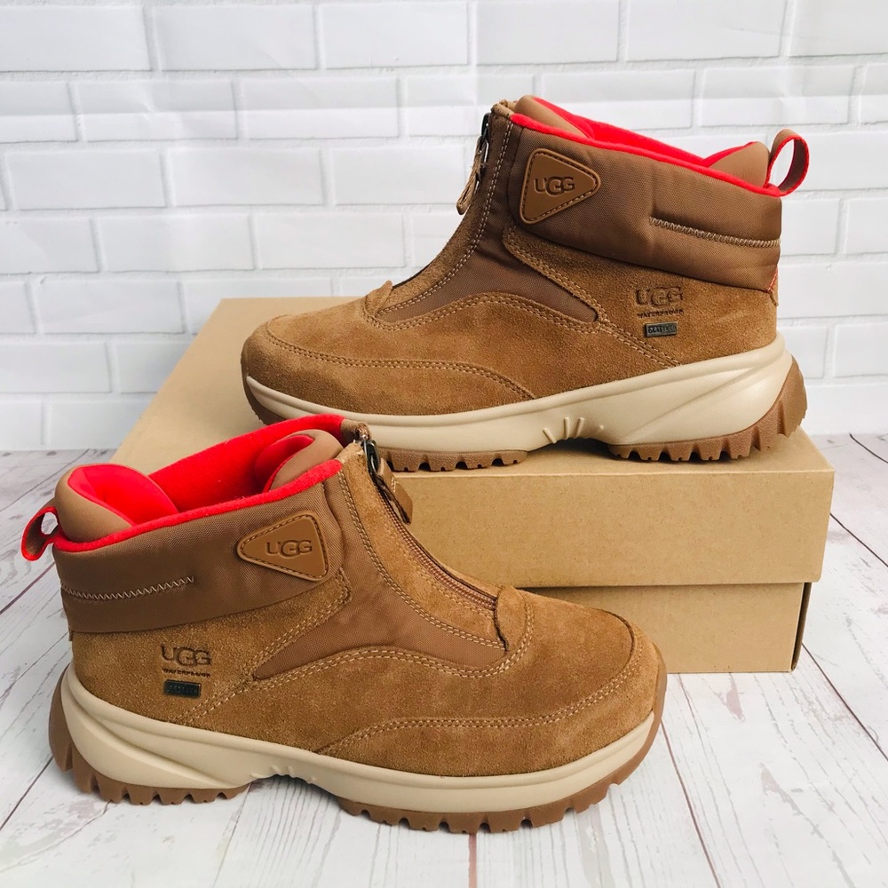UGG YOSE WATERPROOF SHORT ZIP BOOT